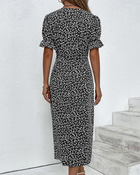 Herbstliches Knopfkleid mit V-Ausschnitt & Kurzarm – Luisa