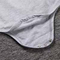 Langarm-Babybody mit Tattoo-Ärmel im Druckdesign – Rockbaby