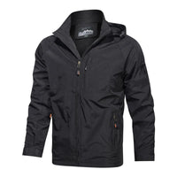 Schwarze Herren-Outdoorjacke mit Kapuze, wasserabweisend, Reißverschluss, funktional.