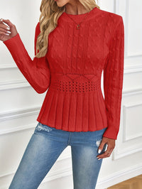 Roter Strickpullover Damen, Zopfmuster, Langarm, figurbetont, modisch, Herbstmode.