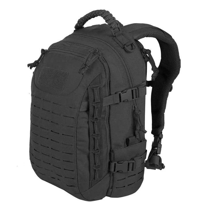 Schwarzer taktischer Rucksack, robustes Nylon, MOLLE-System, Outdoor-Abenteuer, 30L Kapazität.
