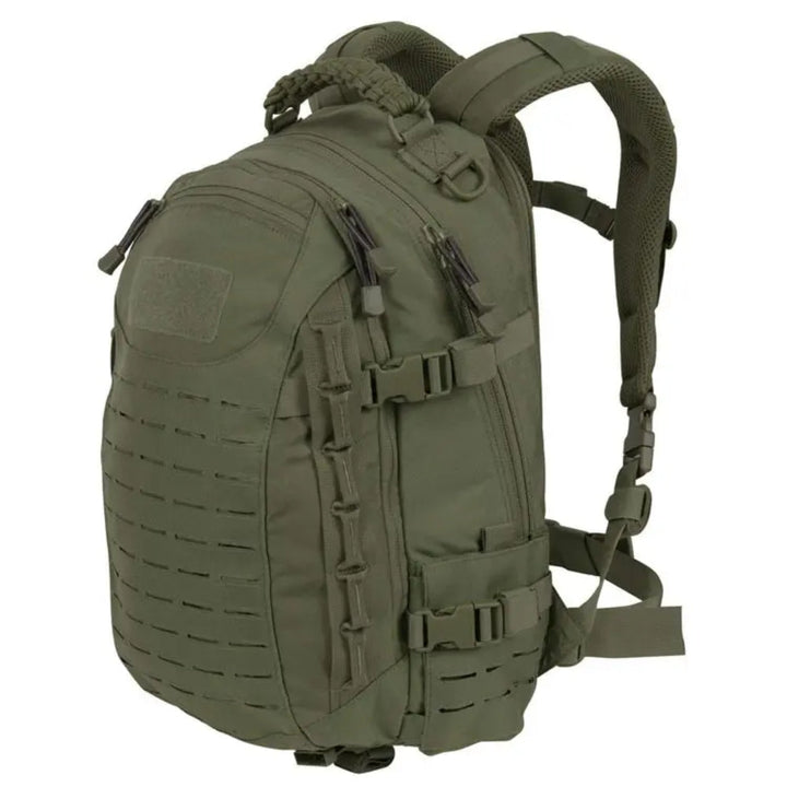 Grüner taktischer Rucksack, robustes Nylon, MOLLE-System, Outdoor-Abenteuer, 30L Kapazität.