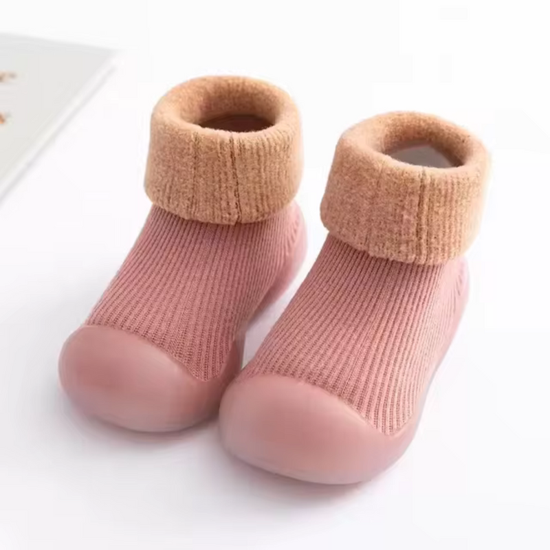 SnugSteps – Bequeme Herbst-Barfuß-Socken für Kinder