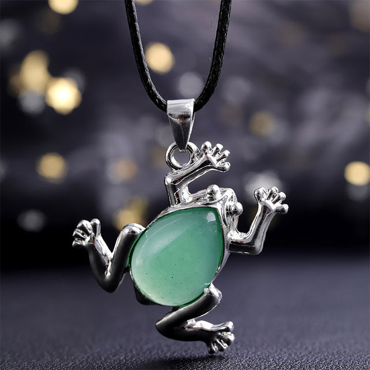 Silberner Frosch-Anhänger mit grünem Edelstein, Halskette, Schmuck, Geschenkidee, elegant
