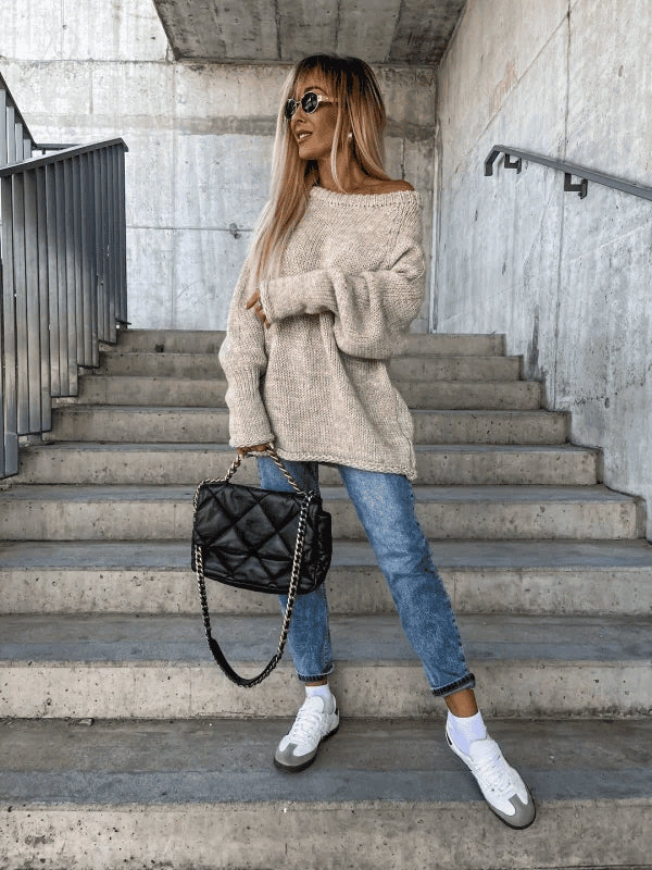 Locker gestrickter Damen Pullover mit Off-Shoulder Design – Amira