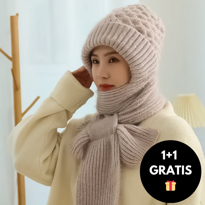 Frau mit beigem Strickmütze und Schal, Wintermode, 1+1 Gratis Angebot, gemütlich, warm.