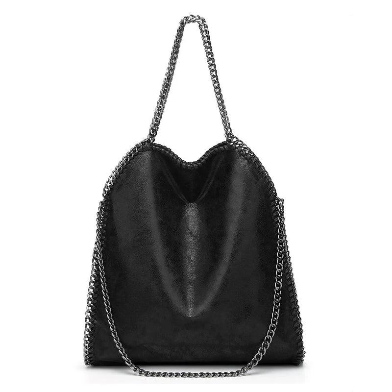 Schwarze Damenhandtasche aus Leder mit Kettenriemen, modisch und elegant.