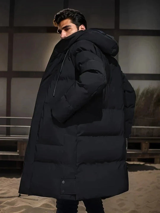 Schwarze Herren-Winterjacke mit Kapuze, halblang, wattiert, Reißverschluss, Baumwolle.
