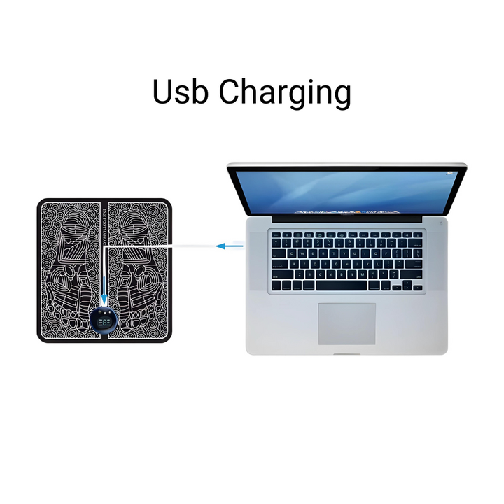 Schwarzes EMS-Trainingsgerät mit USB-Ladefunktion, verbunden mit einem Laptop.