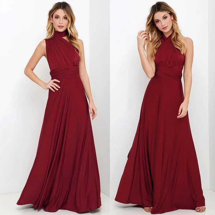 Frau in elegantem, langem, bordeauxrotem Abendkleid aus Satin, ärmellos, modisch, schick.