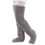 Graue flauschige Overknee-Socken aus Fleece für Damen, warm und gemütlich.