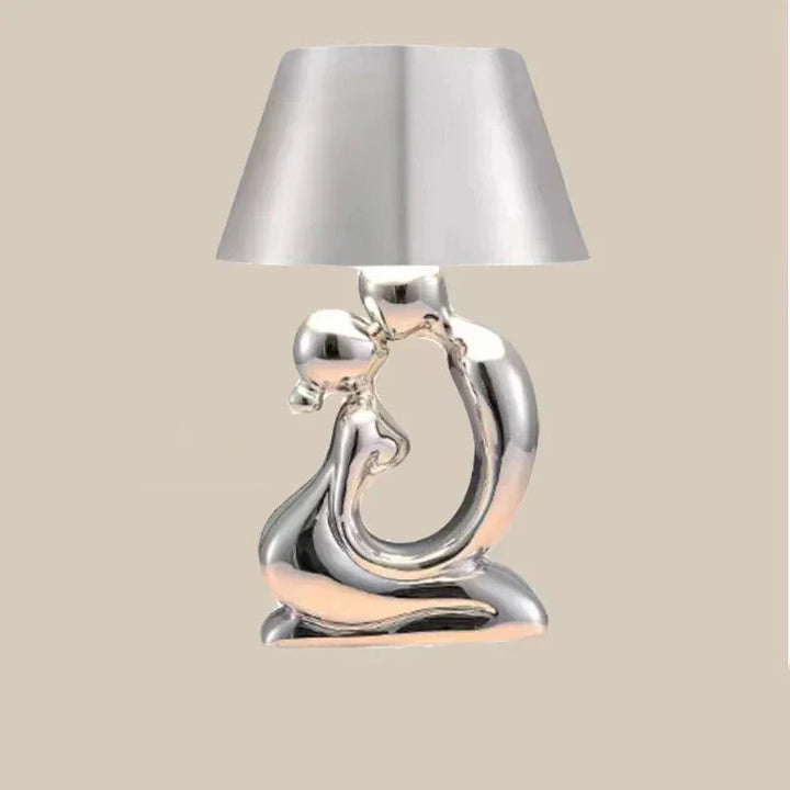 Silberne Tischlampe mit abstrakter Skulptur, modernes Design, Metall, Wohnzimmerbeleuchtung.