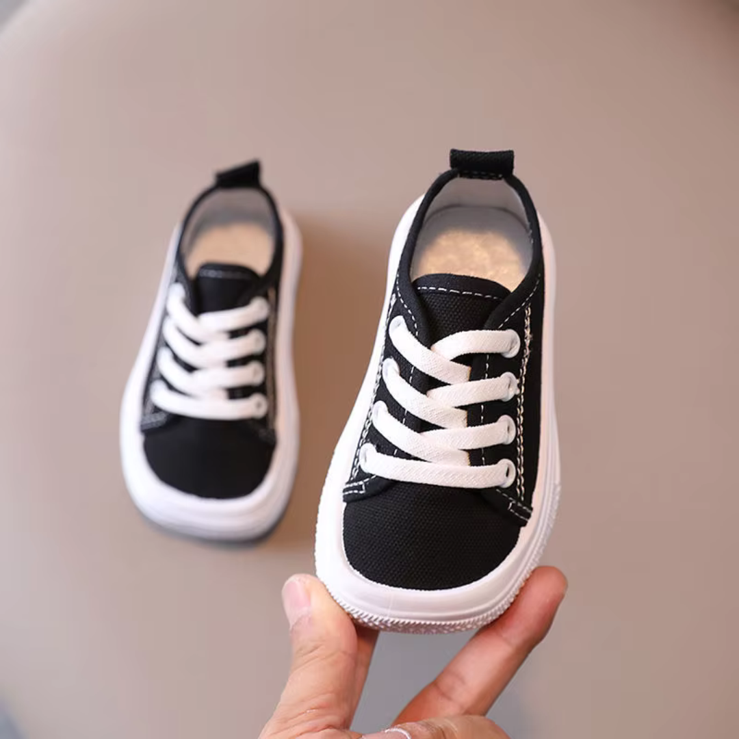 Kinder Canvas Sneakers – TinyTracks