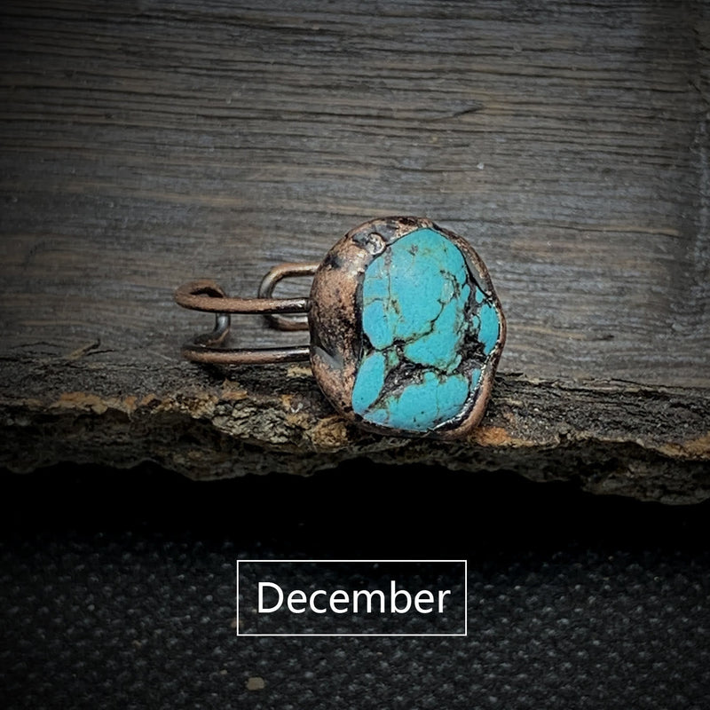 Türkisfarbener Ring mit Kupferfassung, handgefertigt, Dezember-Geburtsstein, rustikales Design.
