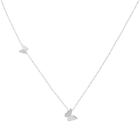 Silberne Schmetterlingskette, zartes Design, Damen-Schmuck, elegantes Accessoire, Geschenkidee.