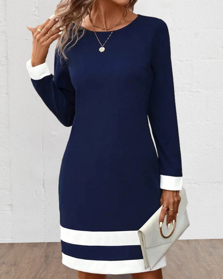 Elegantes Dunkelblaues Damenkleid mit Klassischer Silhouette – Herbstzauber Aurelia