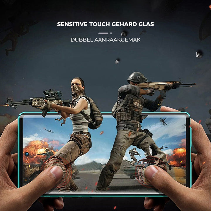 Personen in Kampfspiel auf Smartphone-Bildschirm, gehärtetes Glas, empfindliche Berührung.