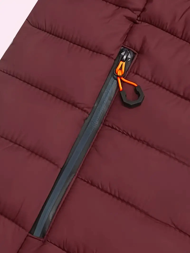 Bordeauxrote Daunenjacke mit Reißverschluss, wasserabweisend, Outdoor-Bekleidung.