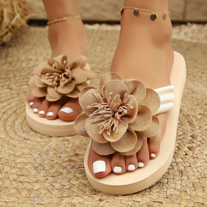 Stylische Damen-Slipper mit Blumendetail für den Sommer - BlütenSchritt