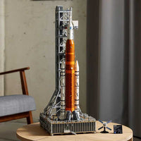 NASA Artemis Space Launch System Modell – AstraX