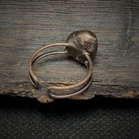 Antiker Bronze-Ring, handgefertigt, rustikales Design, Unikat, Vintage-Schmuckstück.