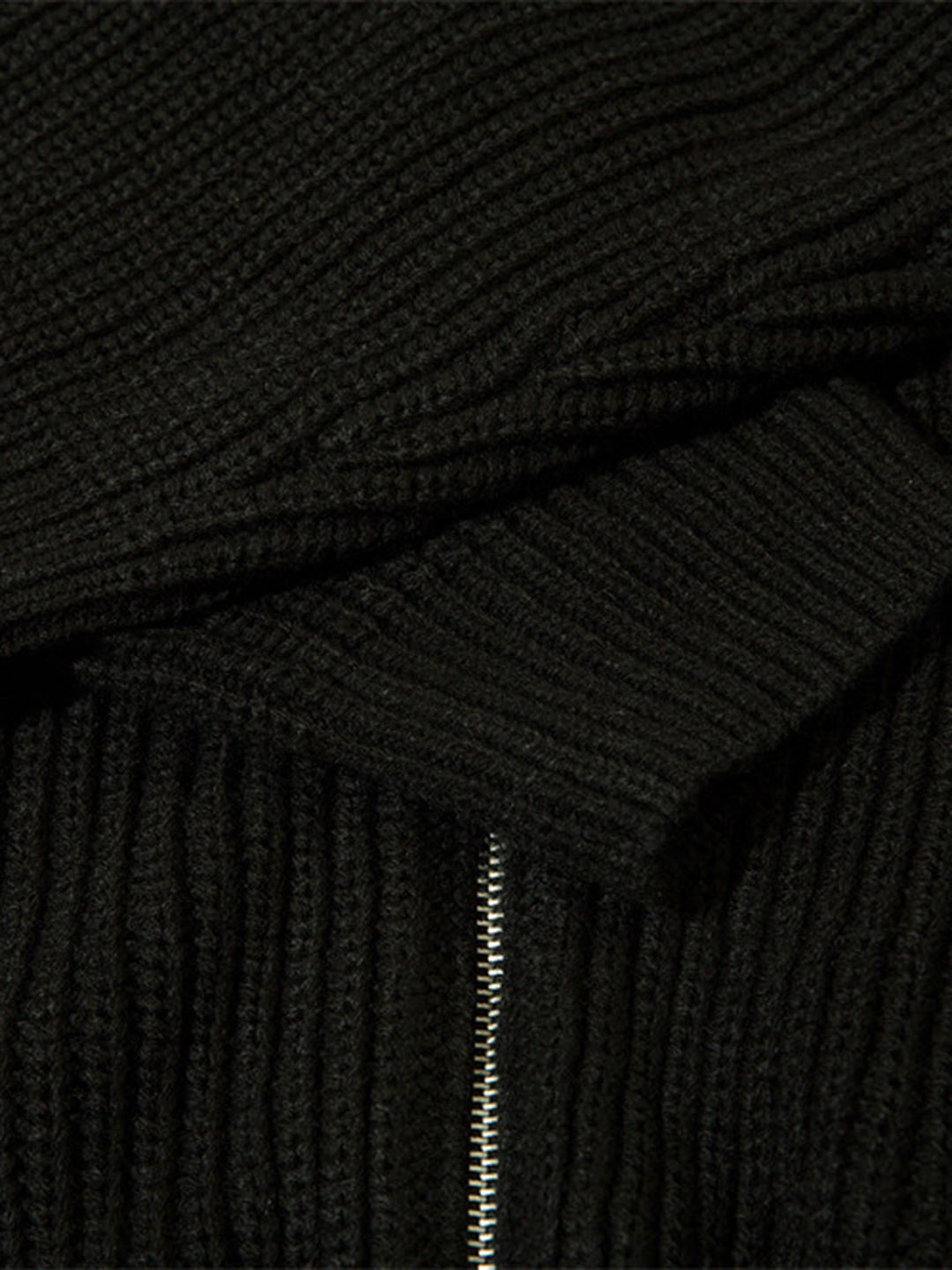 Schwarzer Strickpullover mit Reißverschluss, grobe Wolle, modisch, warm, Herrenbekleidung.