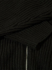 Schwarzer Strickpullover mit Reißverschluss, grobe Wolle, modisch, warm, Herrenbekleidung.