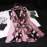 Herbstlicher Damen Seidenschal mit Blumenmuster und Cut-out-Design – Fiora (1+1 GRATIS)