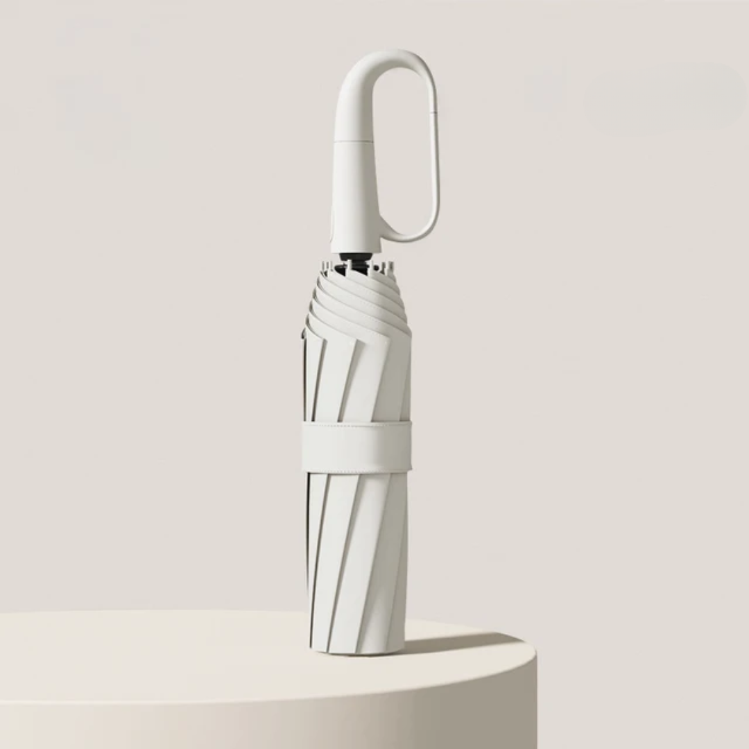 Kompakter weißer Regenschirm mit Haken, faltbar, stilvolles Design, ideal für unterwegs.