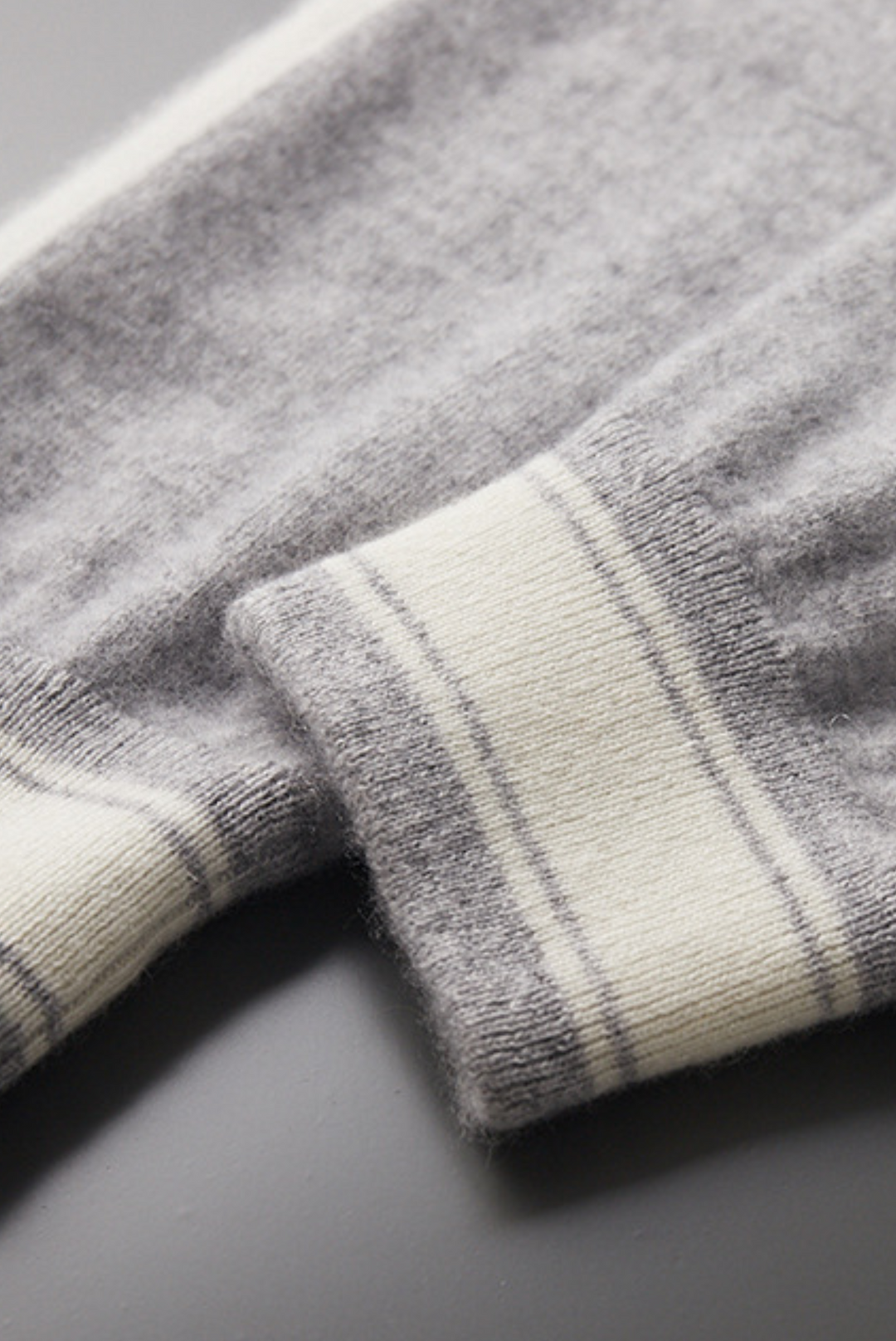 Winterliches Hellgrau Kaschmir Merinowolle Set – Romano