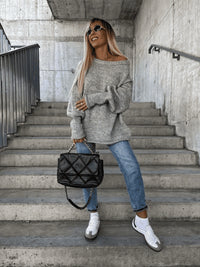 Locker gestrickter Damen Pullover mit Off-Shoulder Design – Amira