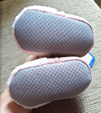 Weiche rutschfeste Lauflernschuhe für Babys mit Lamm-Motiv – Winterzauber Schrittchenwarm