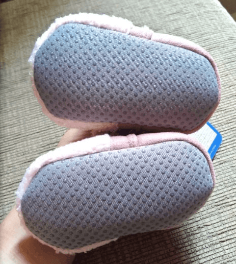 Weiche rutschfeste Lauflernschuhe für Babys mit Lamm-Motiv – Winterzauber Schrittchenwarm