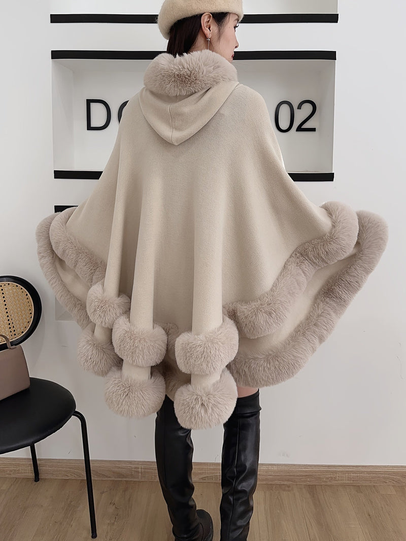 Damen Poncho Cape beige mit Kunstpelzbesatz, elegant, modisch, Herbst Winter Outfit.