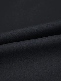 Schwarzer Baumwollstoff, glatt, hochwertig, für Bekleidung und Heimtextilien geeignet.