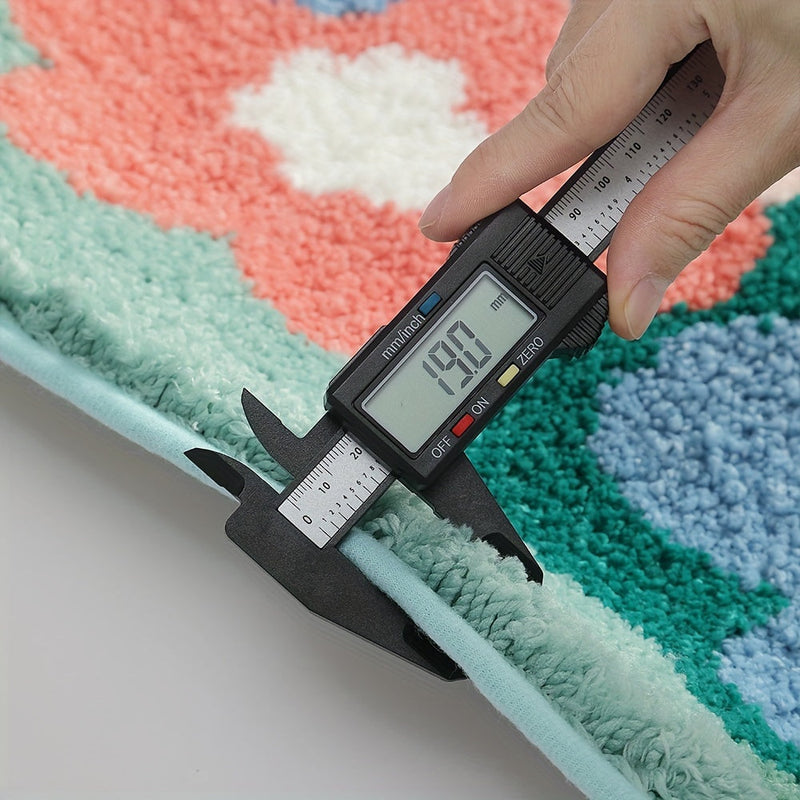 Teppichdicke messen mit digitalem Messschieber, bunte Muster, 19 mm, Nahaufnahme