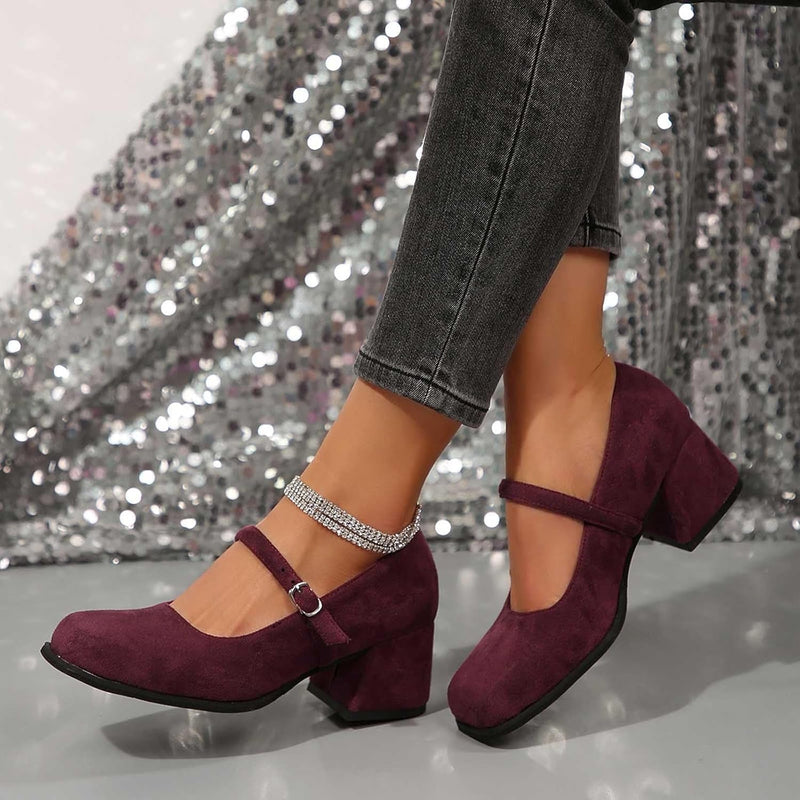 Wildleder Pumps mit Schnalle – Lena Oktoberfest 2025