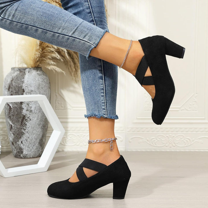 Samt Pumps mit Kreuzband – Theresa Oktoberfest 2025