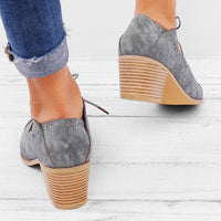 Wildlederoptik Dirndl-Schnürpumps – Katharina Oktoberfest 2025