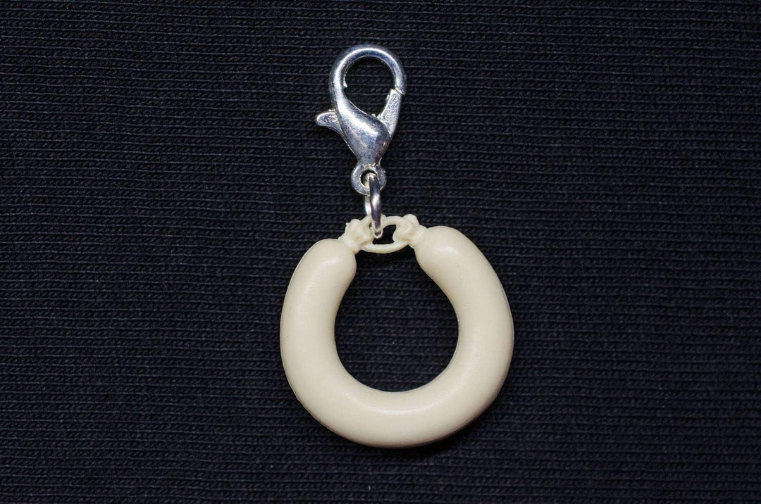 Weißwurst Charm Anhänger (2er-Set) – WeißwurstDuo Oktoberfest 2025