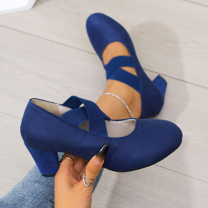 Samt Pumps mit Kreuzband – Theresa Oktoberfest 2025