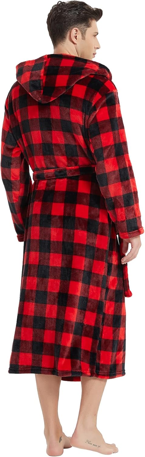 Männer Bademantel rot-schwarz kariert Fleece mit Kapuze, gemütlich und warm.