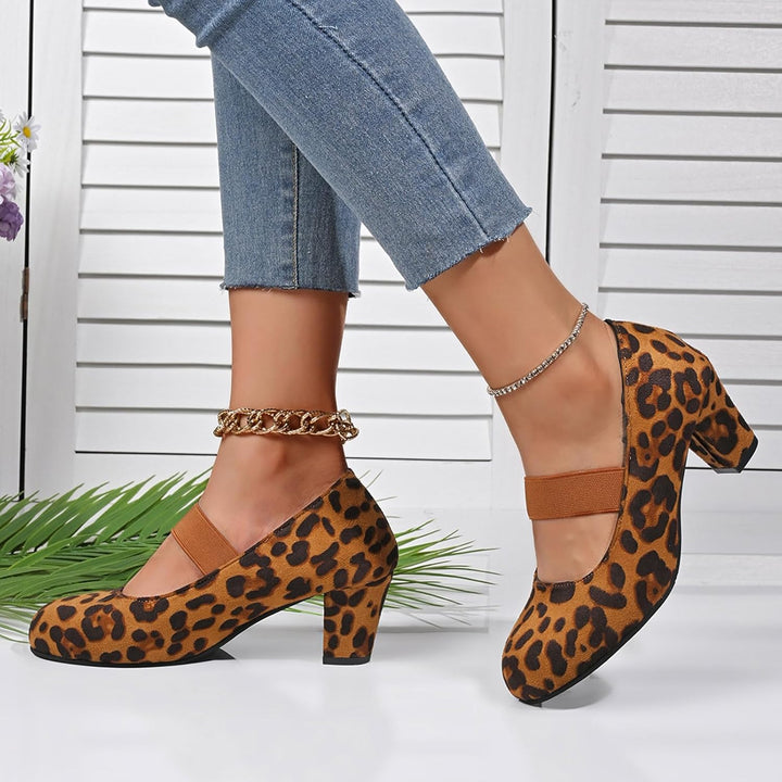 Samt Pumps mit Elastikriemen – Amelie Oktoberfest 2025