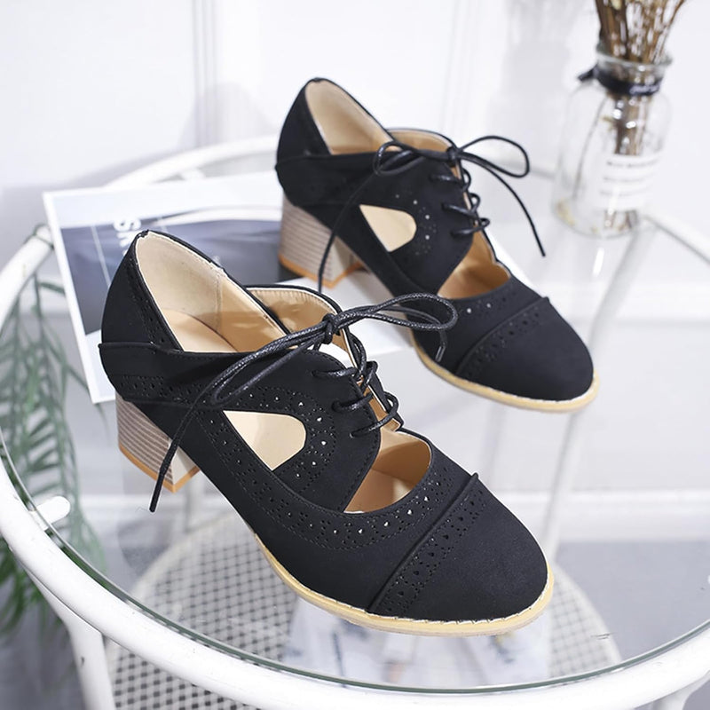 Wildlederoptik Dirndl-Schnürpumps – Katharina Oktoberfest 2025