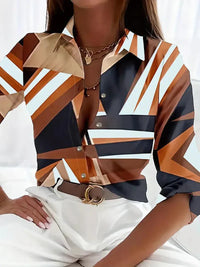 Herbstliche Damenbluse mit abstraktem Muster und Knopfleiste – Marlene