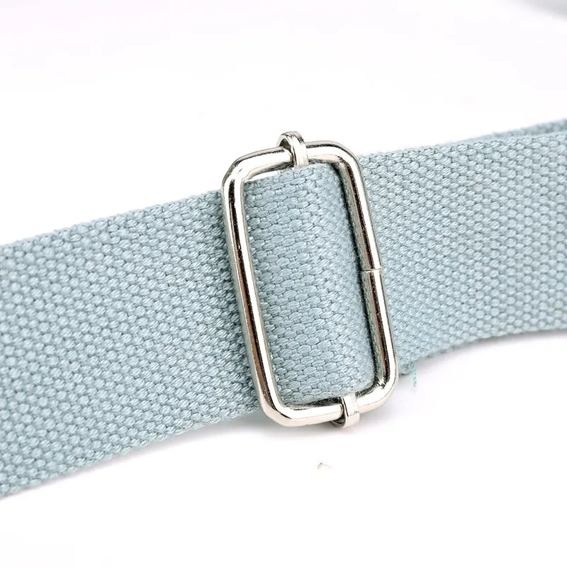 Hellblaues elastisches Band mit silberner Metallschnalle, Textil, Accessoire, DIY Nähen.