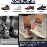 Beige Wanderschuhe mit orangefarbenen Akzenten, Wollsocken, bequem, vielseitig, Outdoor-Schuhe.