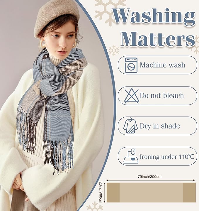 Frau mit kariertem Schal, beige Mütze, weißer Mantel, Wintermode, Pflegehinweise.