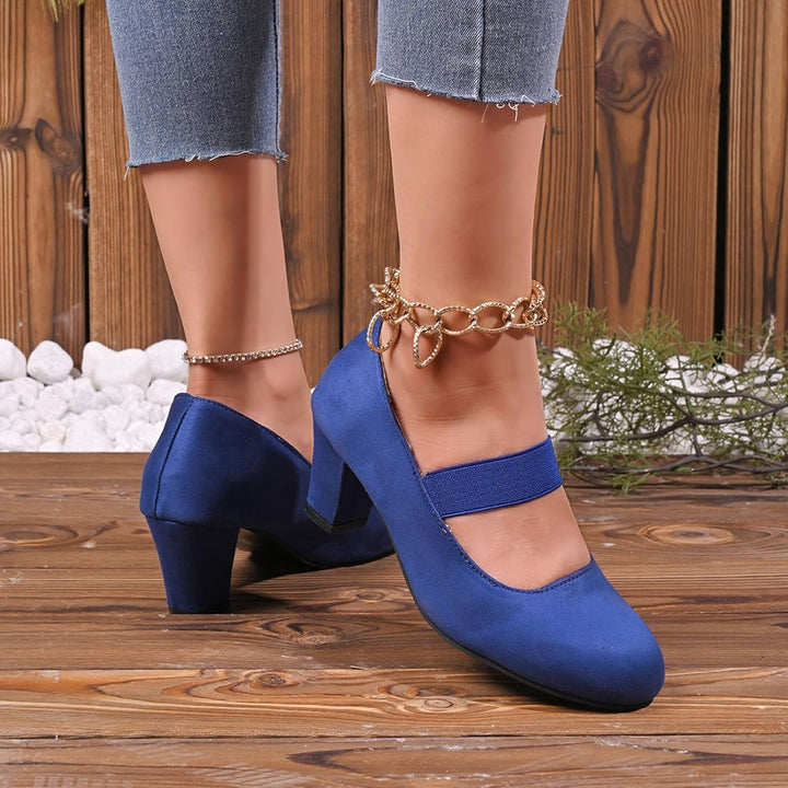 Samt Pumps mit Elastikriemen – Amelie Oktoberfest 2025