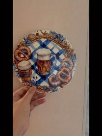 4 Stück runde Holz-Platzsets mit Oktoberfest-Motiven – BreznPlatzSet Oktoberfest 2025